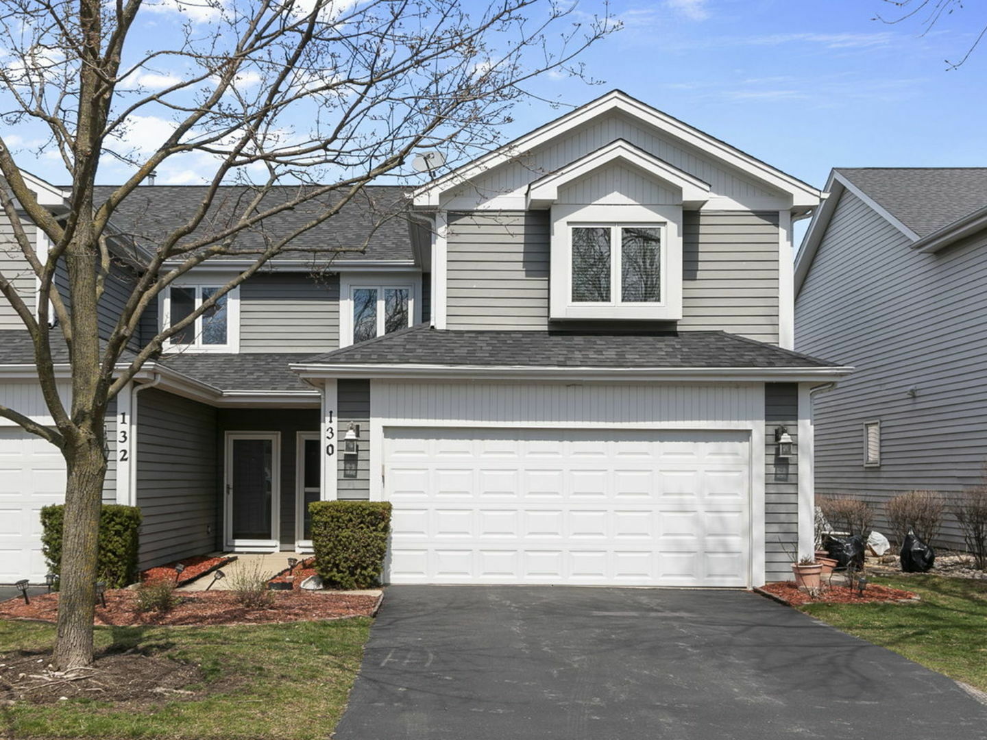 Property Photo: 130 Hampton Avenue IL 60559