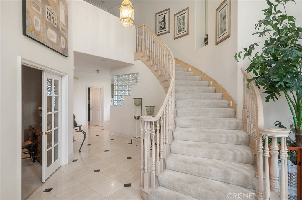 Property Photo: 5946 County Oak Road CA 91367