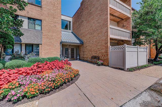 Property Photo: 950 East Rue De La Banque #301 MO 63141