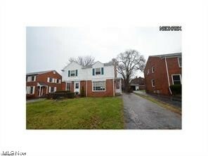 Property Photo: 17933 Chagrin Boulevard OH 44122