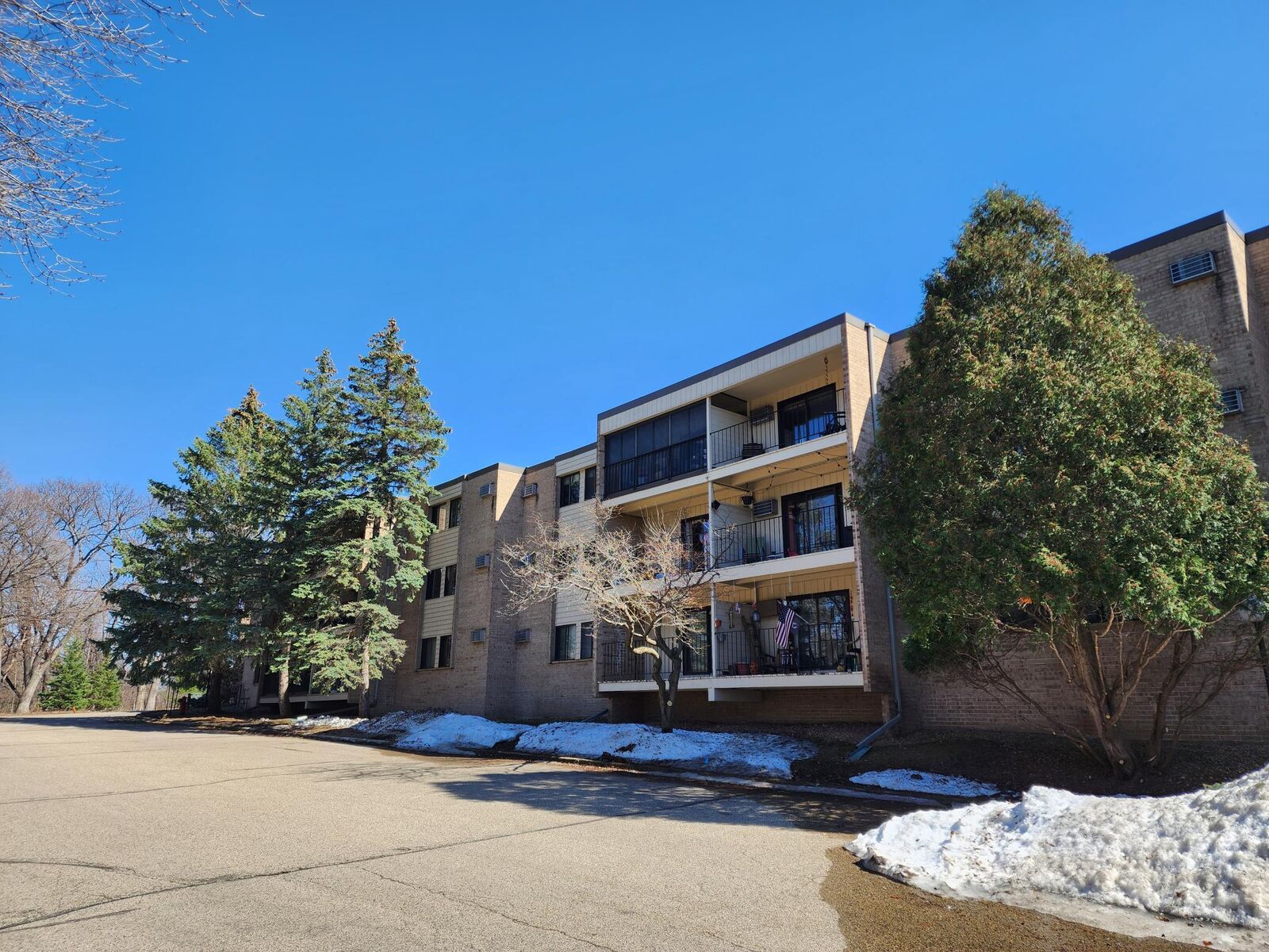 Property Photo: 5607 Green Circle Drive 206 MN 55343