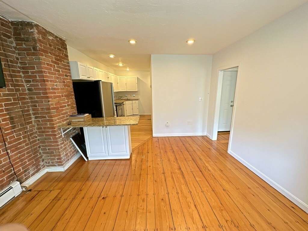 Property Photo:  81 E Brookline St 4  MA 02118 