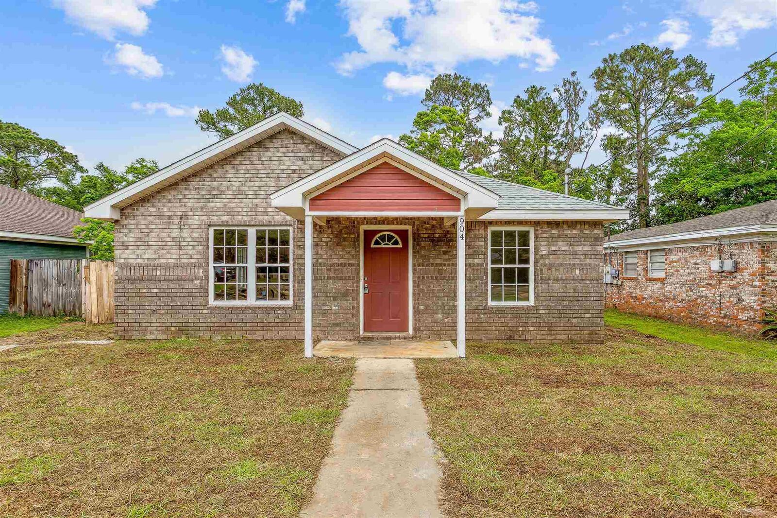 Property Photo:  904 Calhoun Ave  FL 32507 