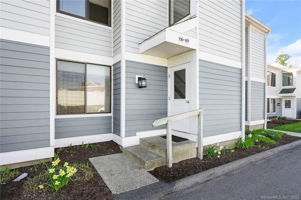 Property Photo: 66 Olcott Way 66 CT 06877