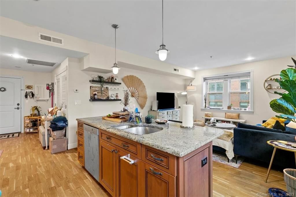 Property Photo: 629 Chapel Street 3A CT 06511