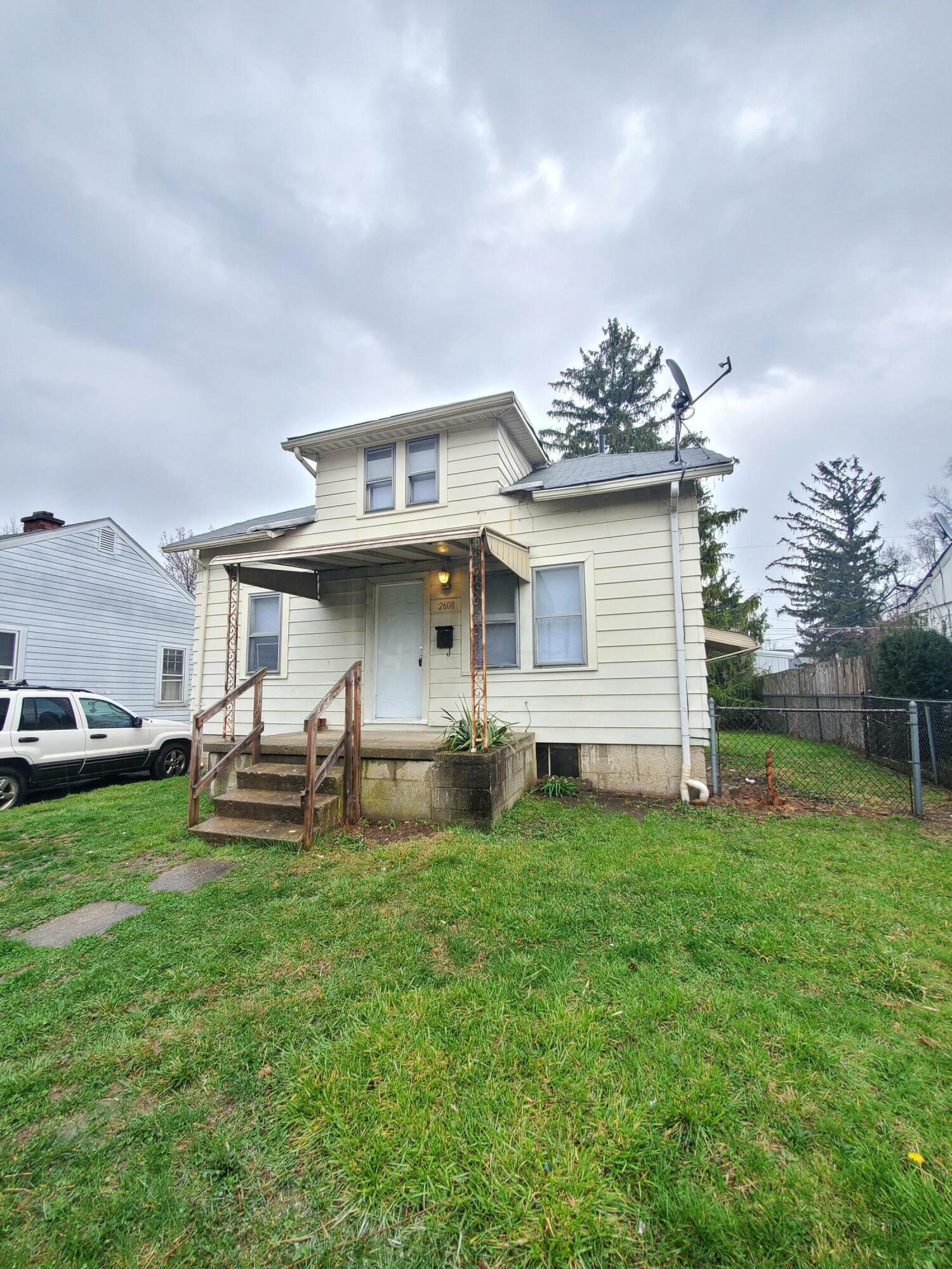 Property Photo:  2608 Osceola Avenue  OH 43211 