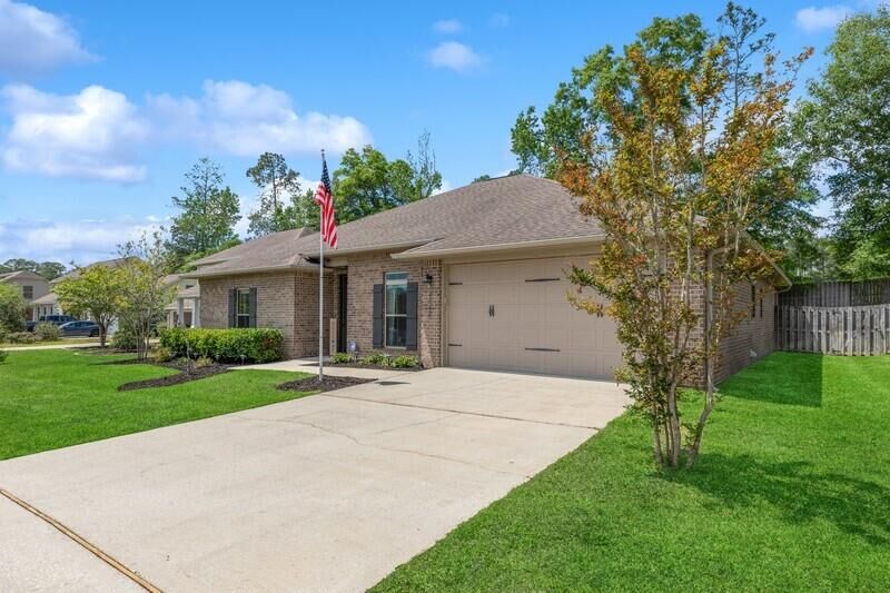 Property Photo:  4542 Annabelle Lane  FL 32539 