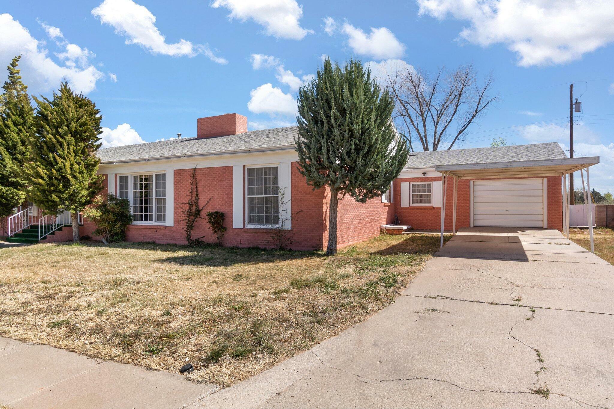 Property Photo:  1515 W Reinken Avenue  NM 87002 