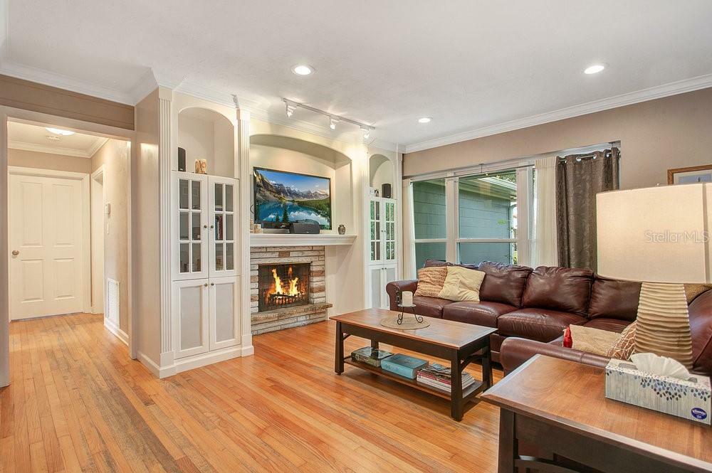Property Photo: 408 Langholm Drive FL 32789