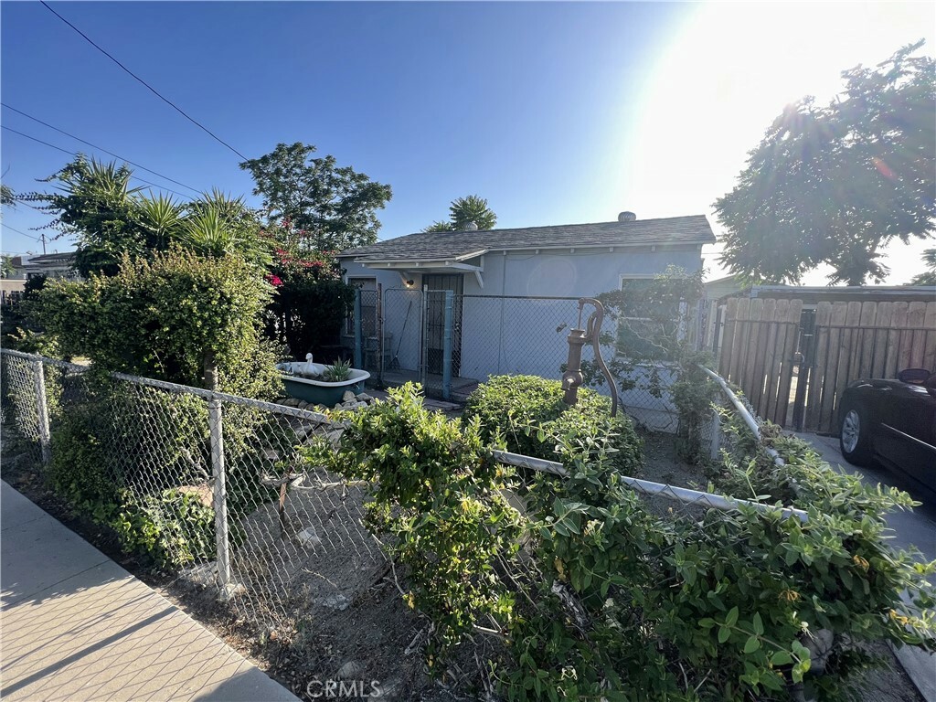 Property Photo:  150 S Lilac Avenue  CA 92376 