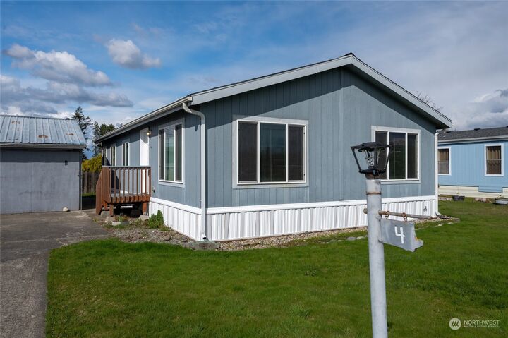 Property Photo:  1625 Main Street 4  WA 98248 