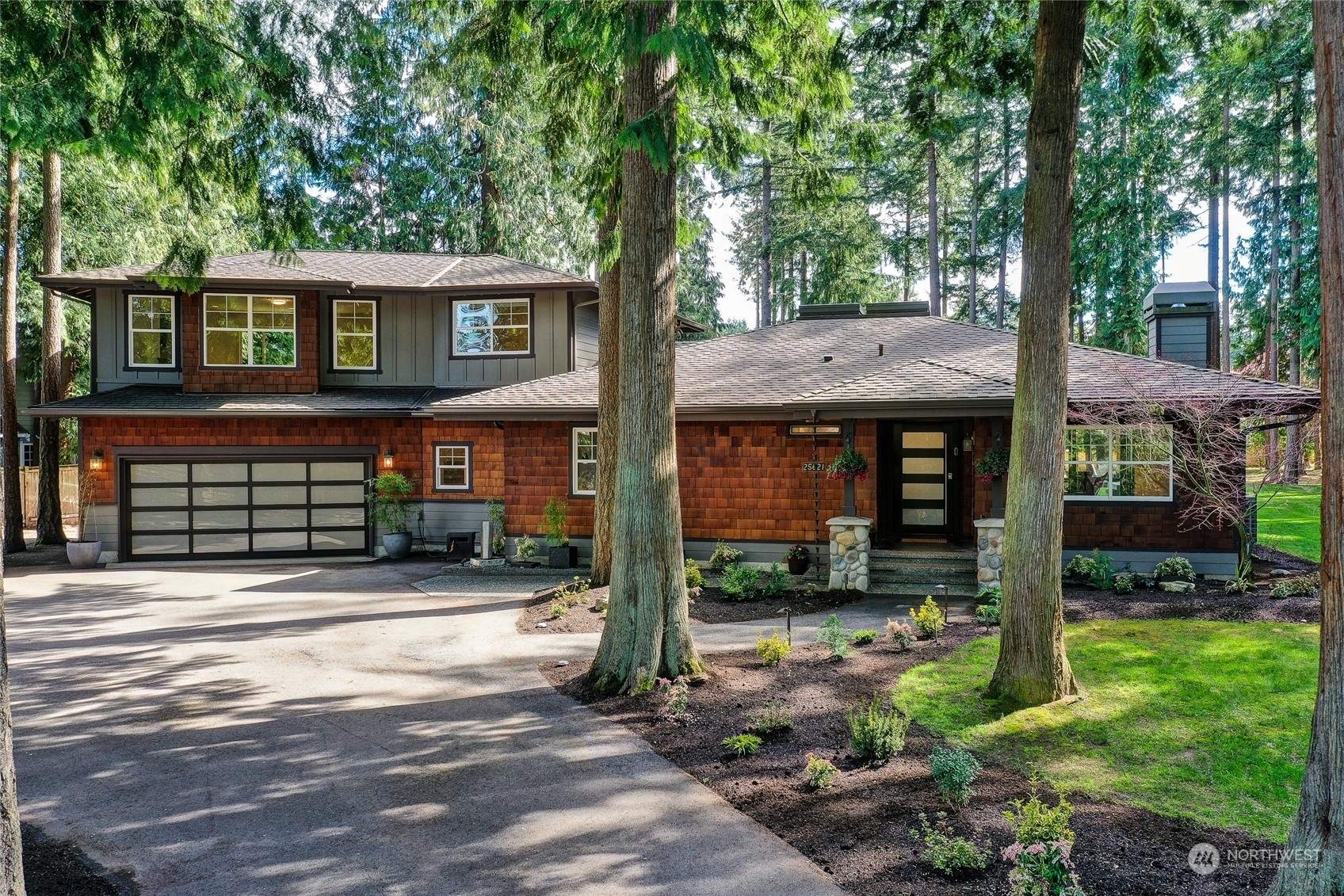 Property Photo:  25621 SE 28th Street  WA 98075 