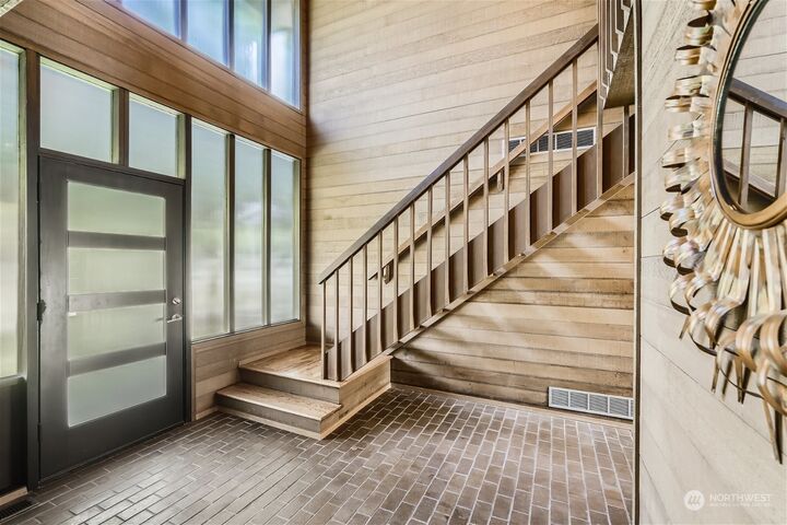 Property Photo:  9101 SE 57th Street  WA 98040 