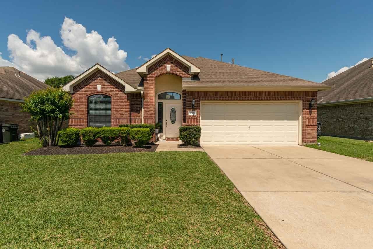 Property Photo: 6521 Ryann TX 77619