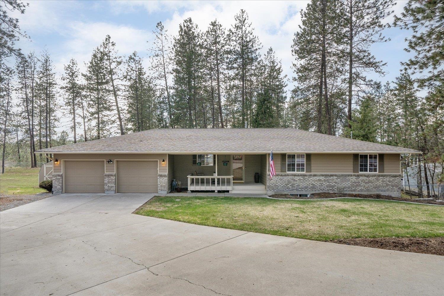 Property Photo:  17909 N Hilltop Rd  WA 99005 