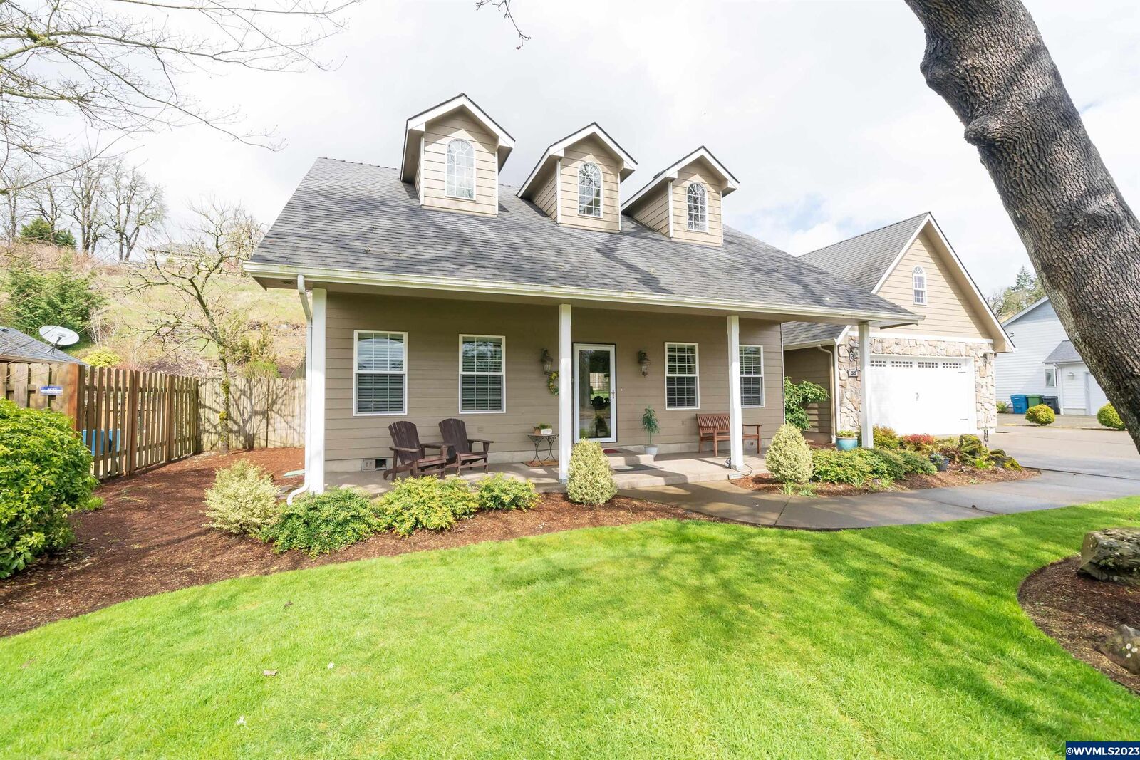 Property Photo:  2525 E Santiam St  OR 97383 