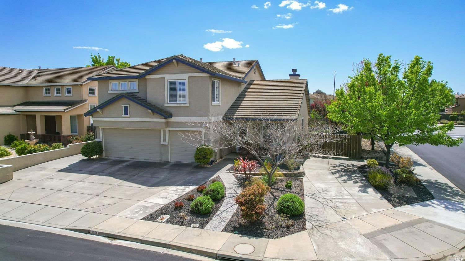 Property Photo:  1001 Fawnglen Court  CA 95687 