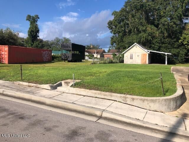 Property Photo:  291 Laurel Court  MS 39530 