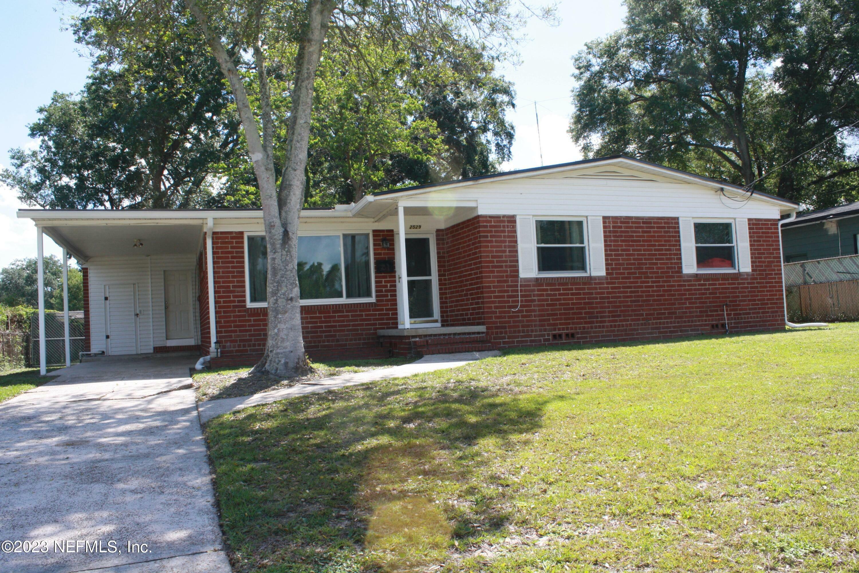 Property Photo:  2529 Caladium Road  FL 32211 