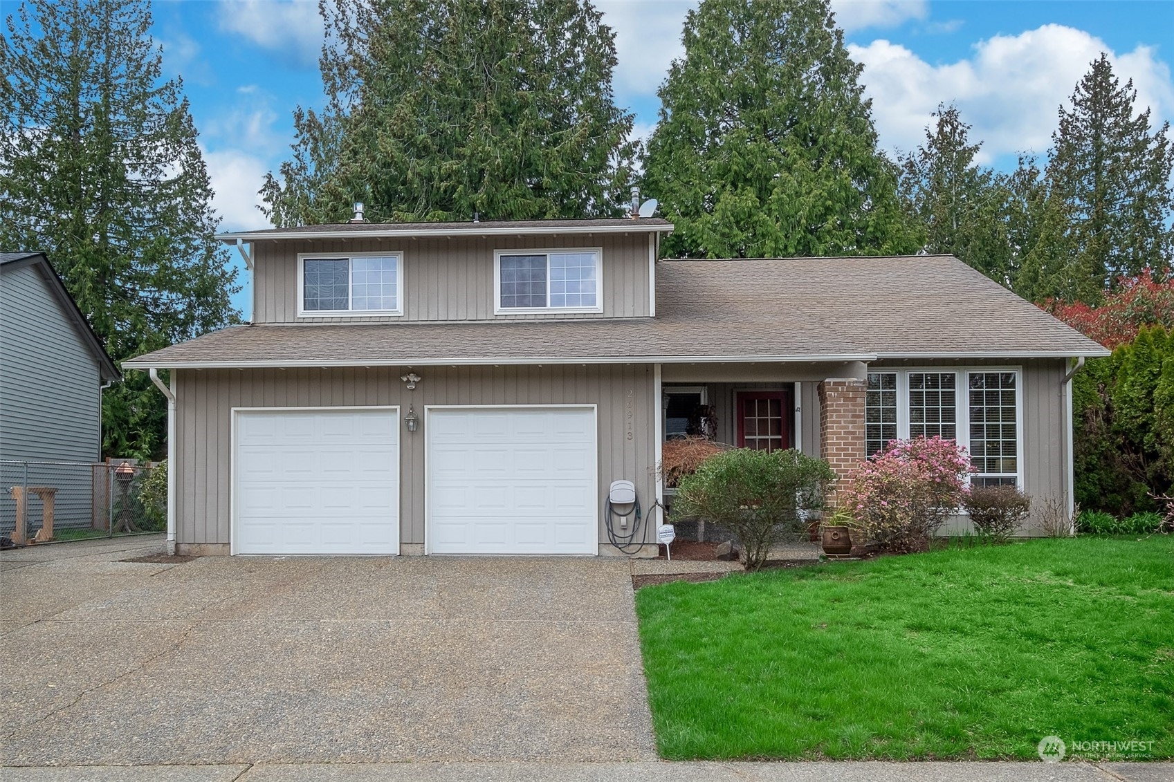 Property Photo:  26913 Avon Court  WA 98032 