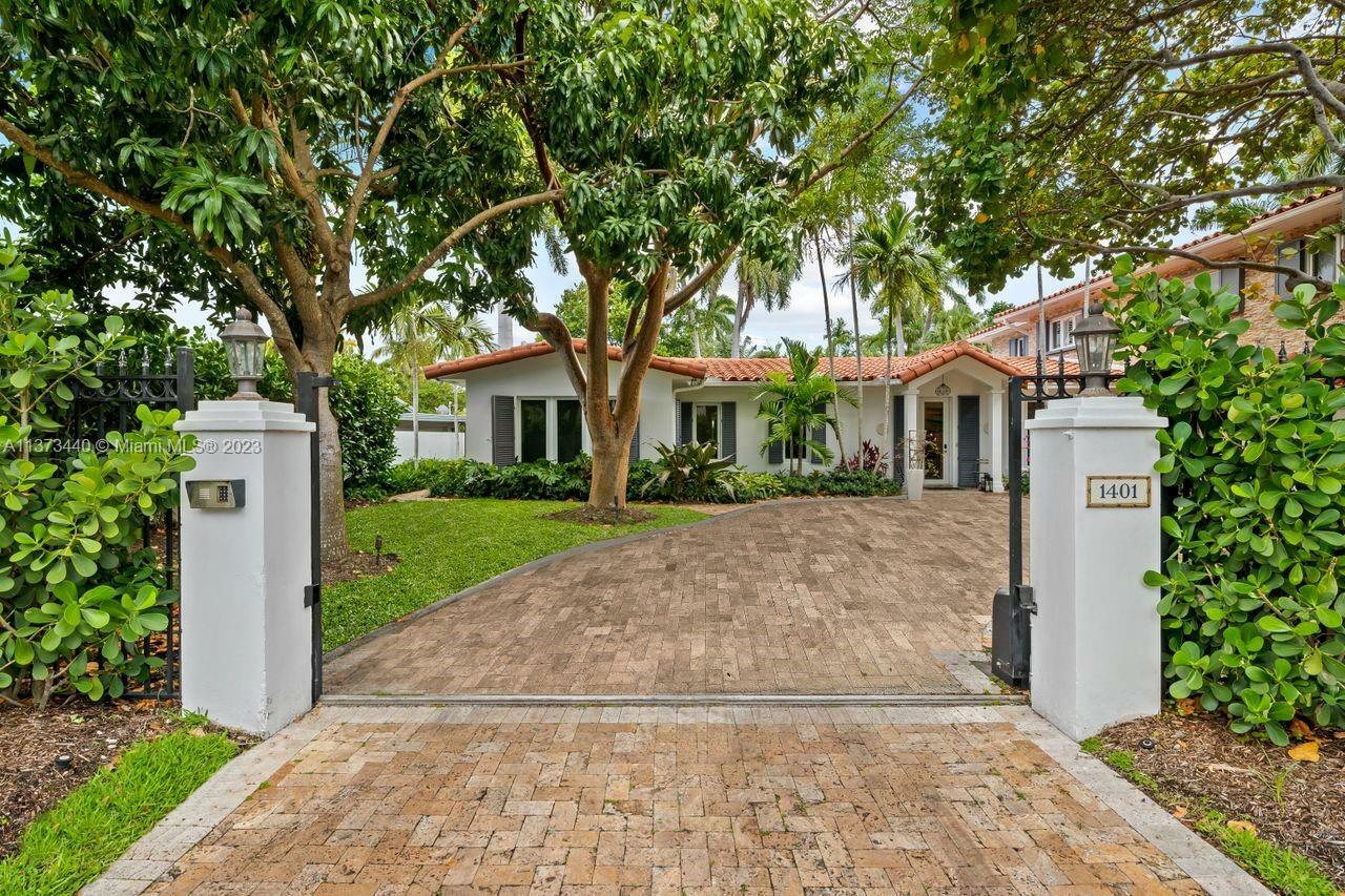 Property Photo: 1401 S Ocean Dr FL 33316