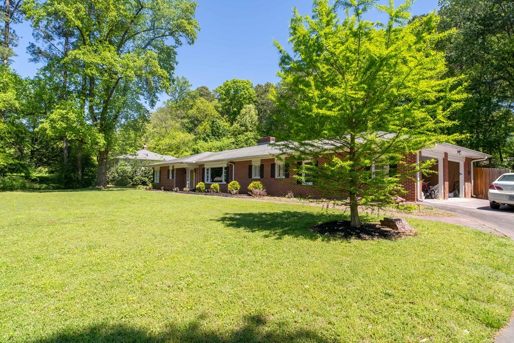 Property Photo:  915 Stoneleigh Road  GA 30720 