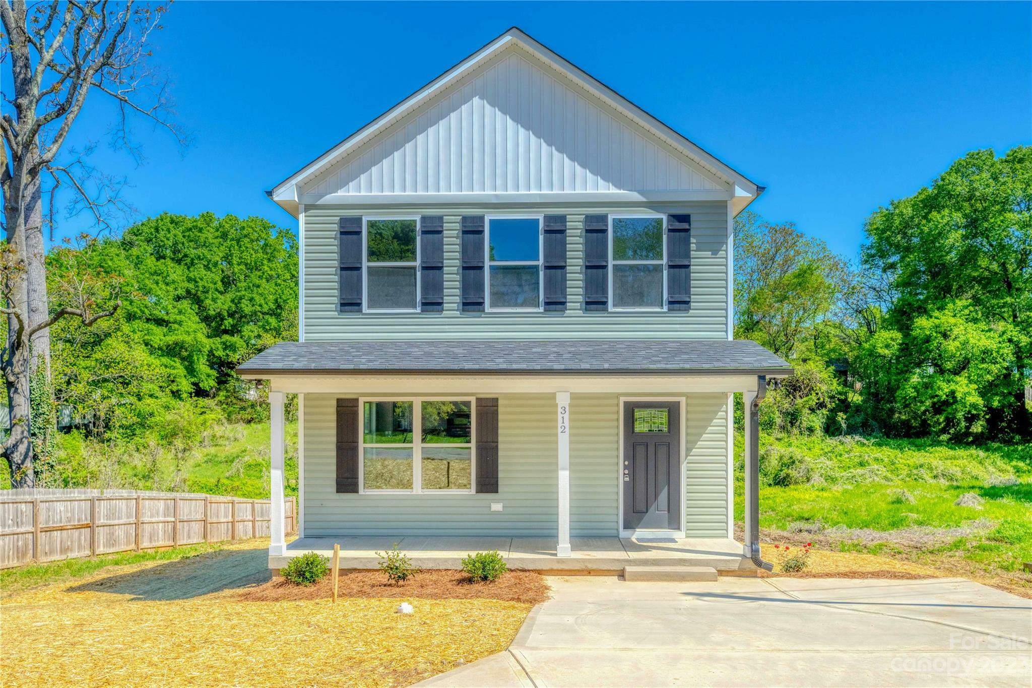 Property Photo:  312 W 9th Street  NC 28081 