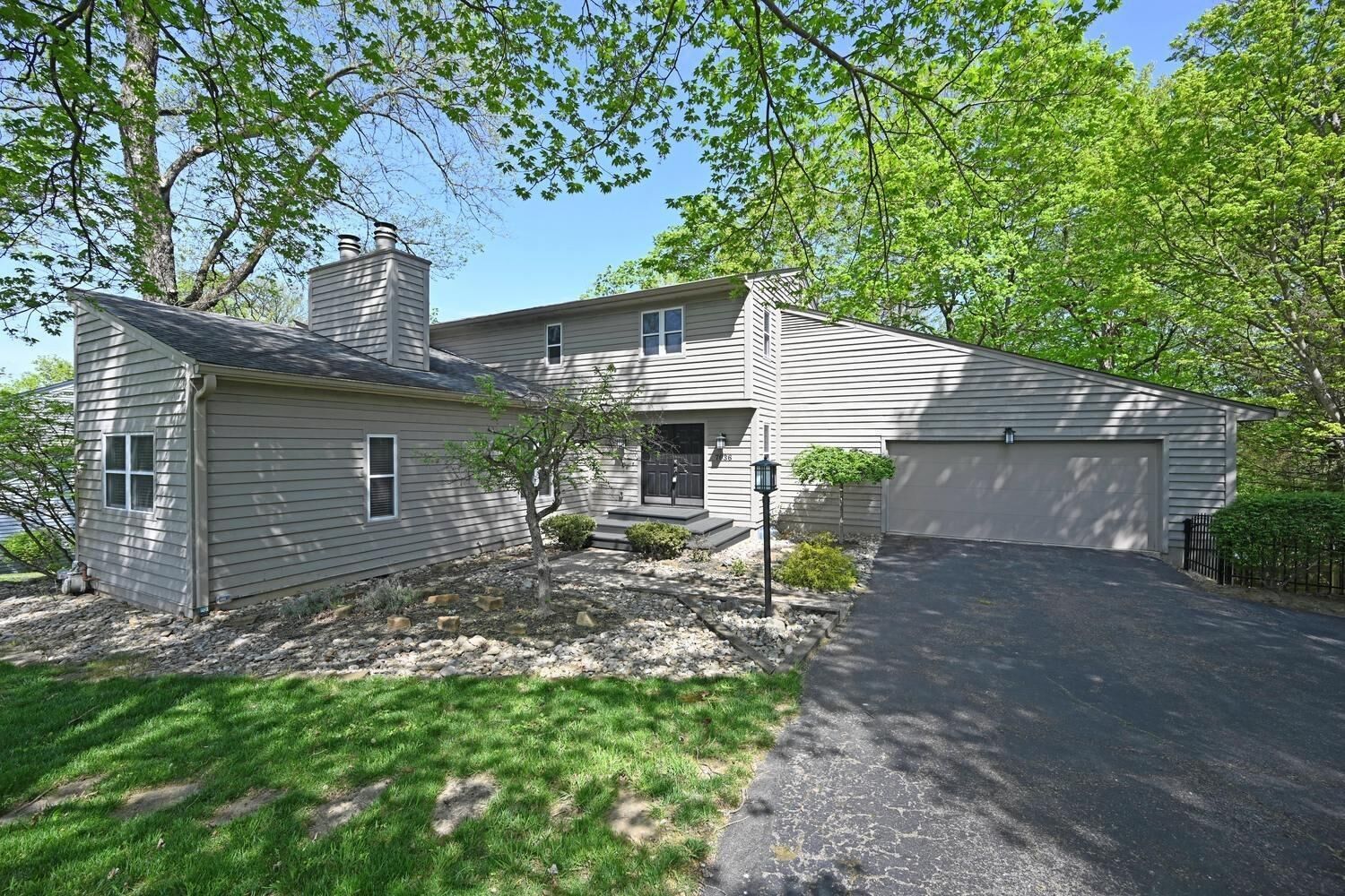 Property Photo: 7036 Royalgreen Dr OH 45244