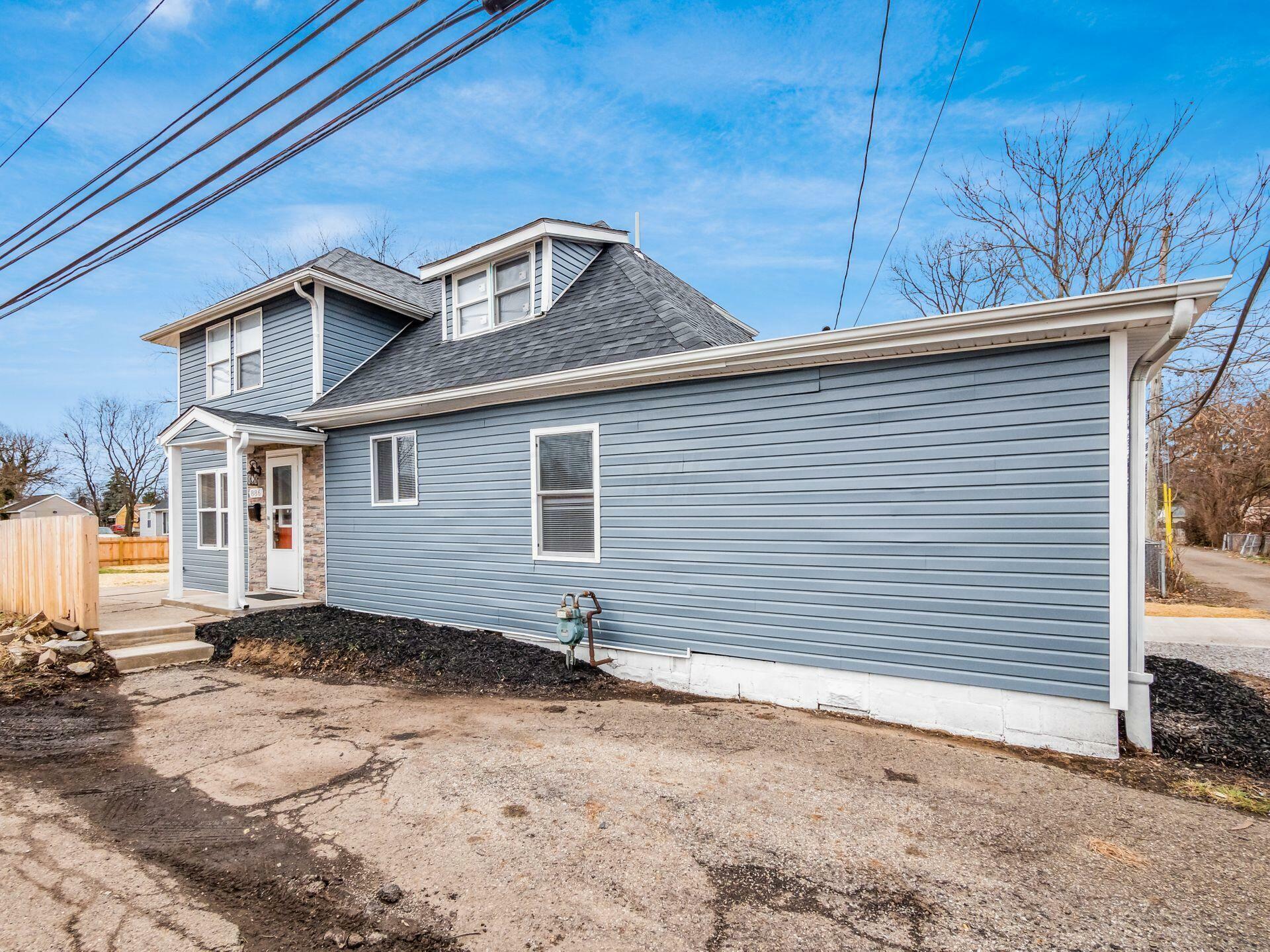 Property Photo: 886 Pierce Avenue OH 43213