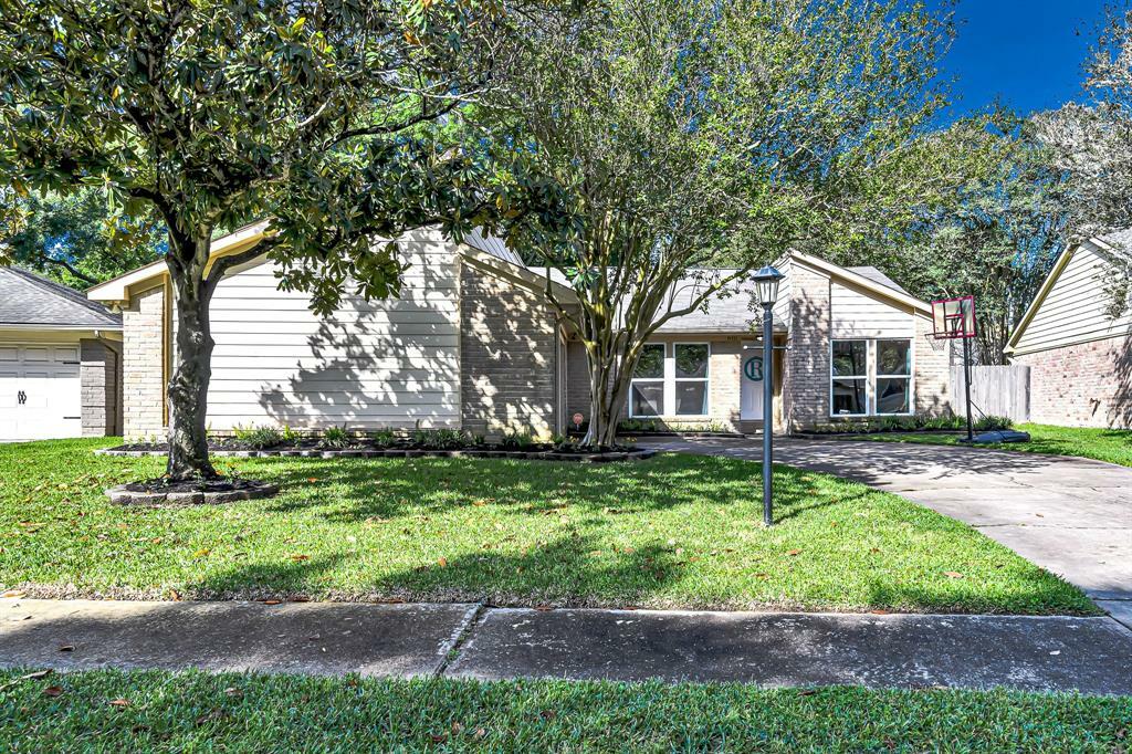 Property Photo: 810 Wild Horse Valley Road TX 77450