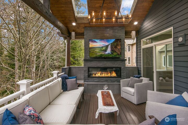 Property Photo:  25842 NE 4th Place  WA 98074 