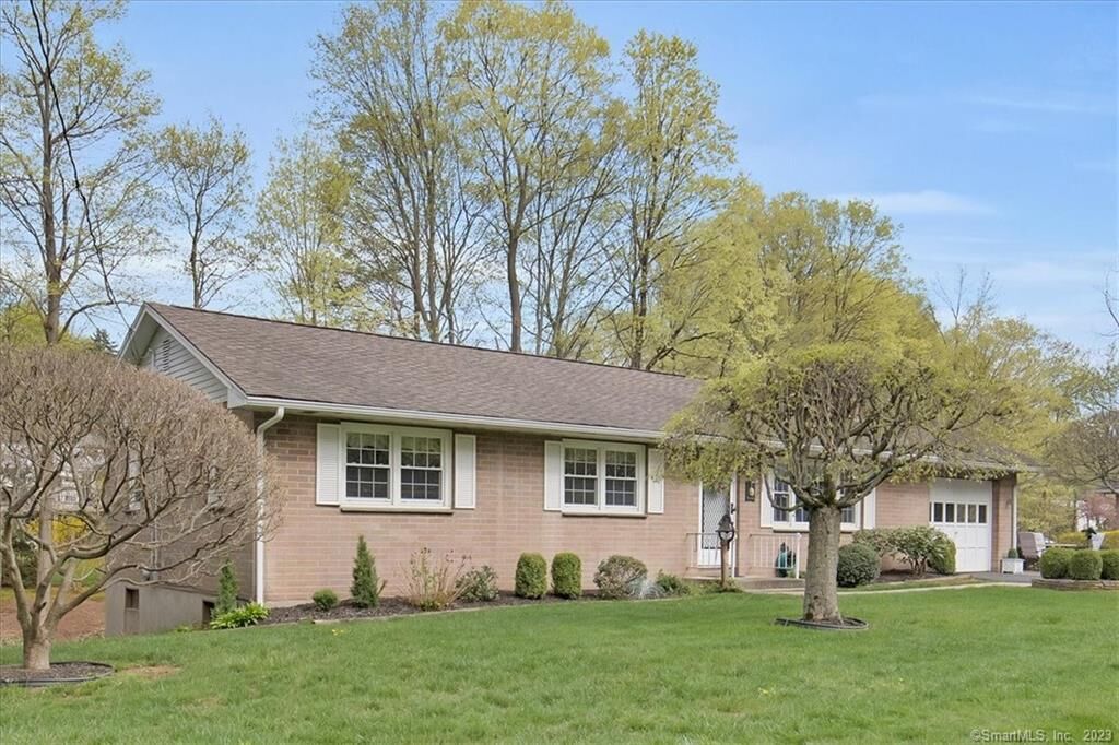 Property Photo: 166 Wayne Lane CT 06450
