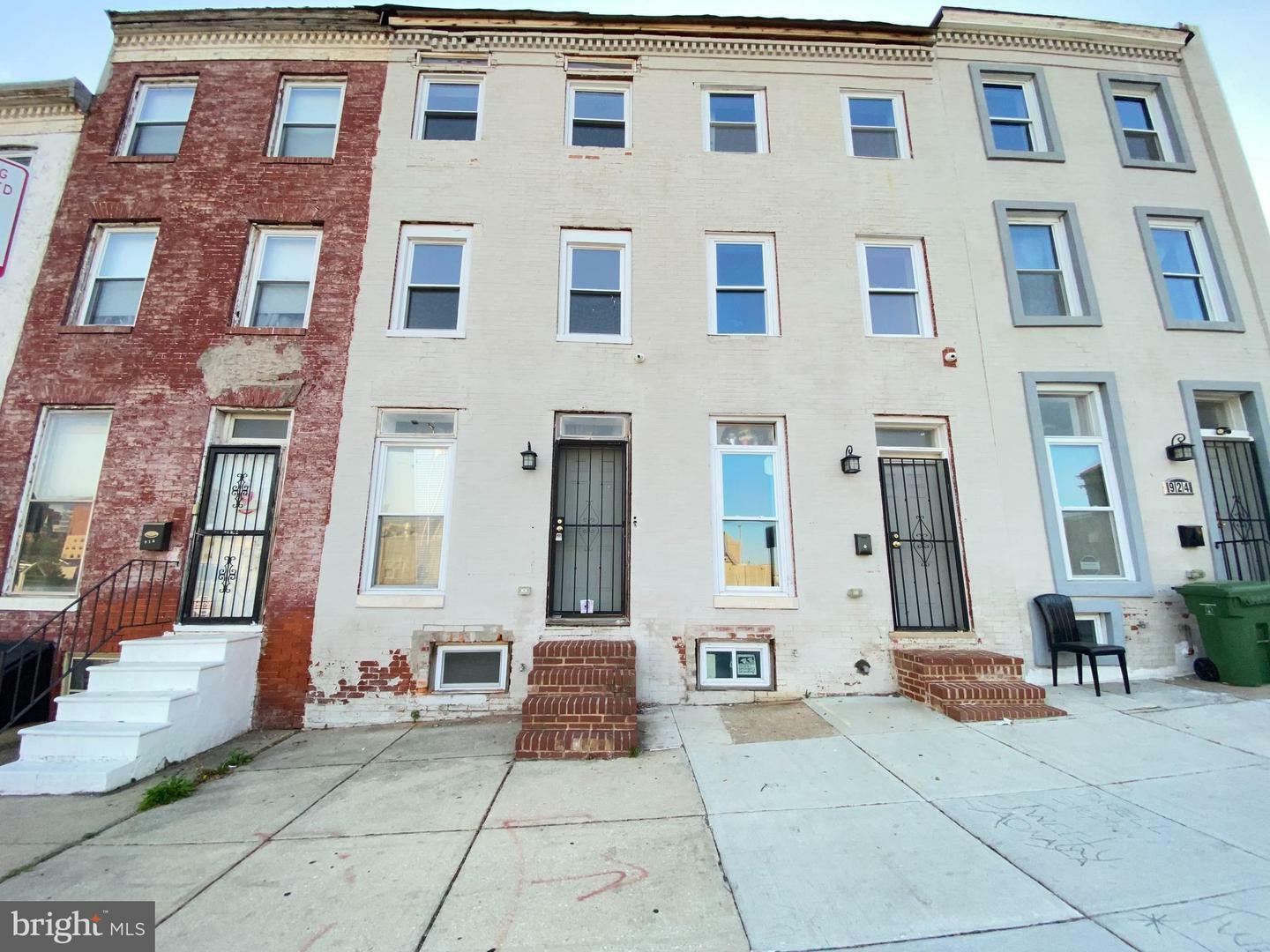 922 N Caroline Street  Baltimore MD 21205 photo