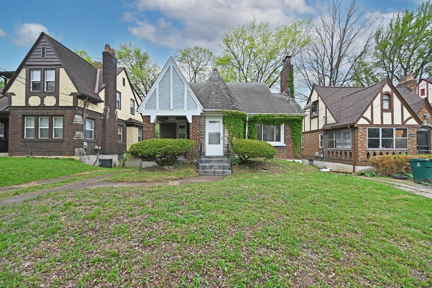 Property Photo: 4845 Corinth Ave OH 45237