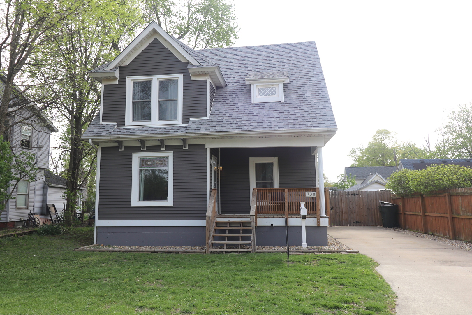 Property Photo:  708 N Grant Street  IL 61727 