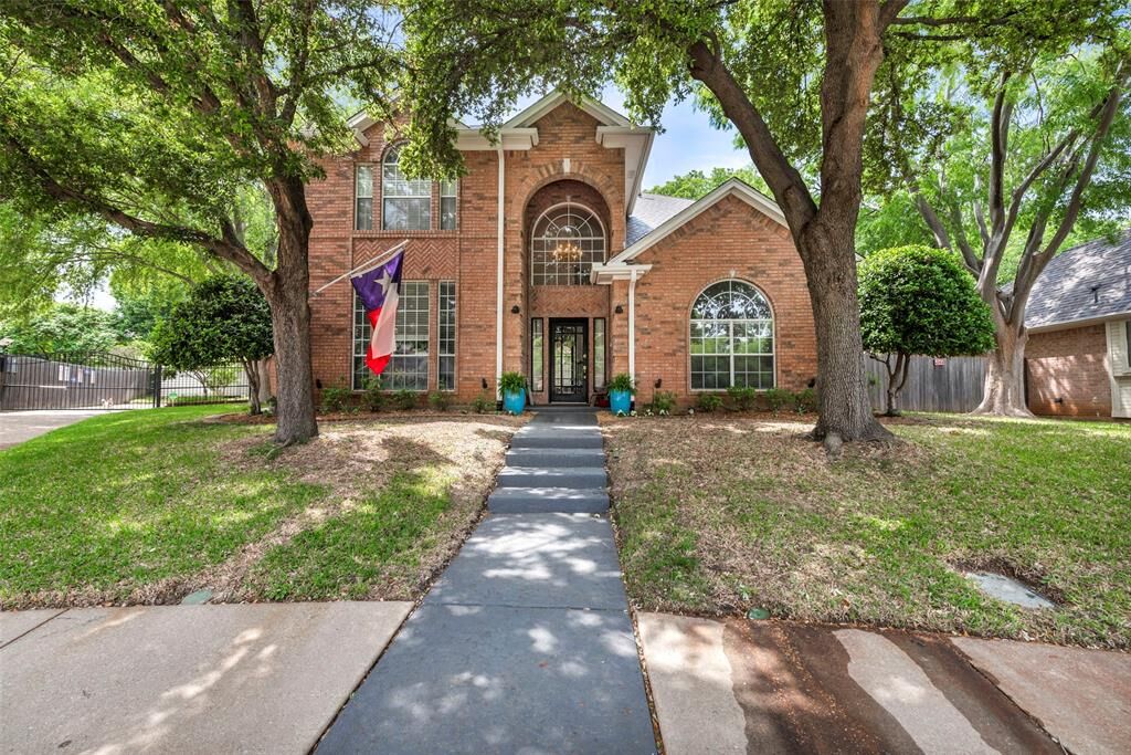 Property Photo: 5620 S Archbridge Court TX 76017