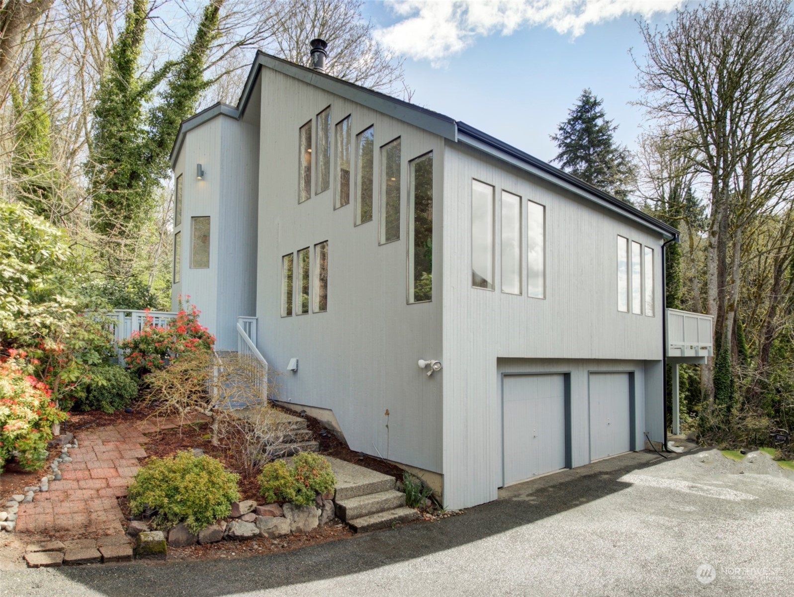 Property Photo: 6625 NE 130th Lane WA 98034