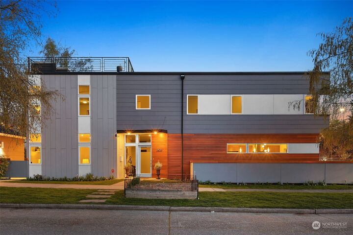 Property Photo: 2803 E Pike Street WA 98122