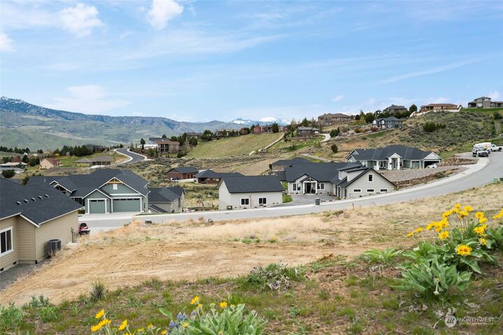 Property Photo:  284 Burch Hollow Lane  WA 98801 