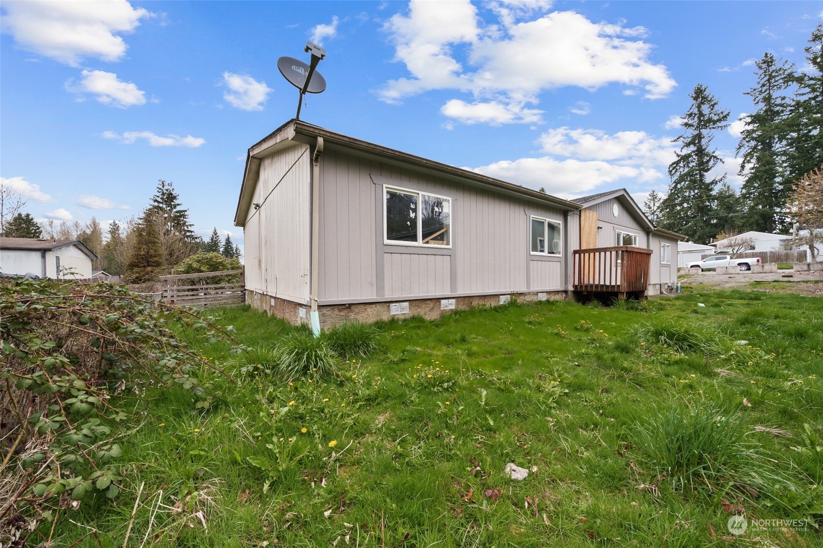 Property Photo: 15808 84th Avenue E WA 98375