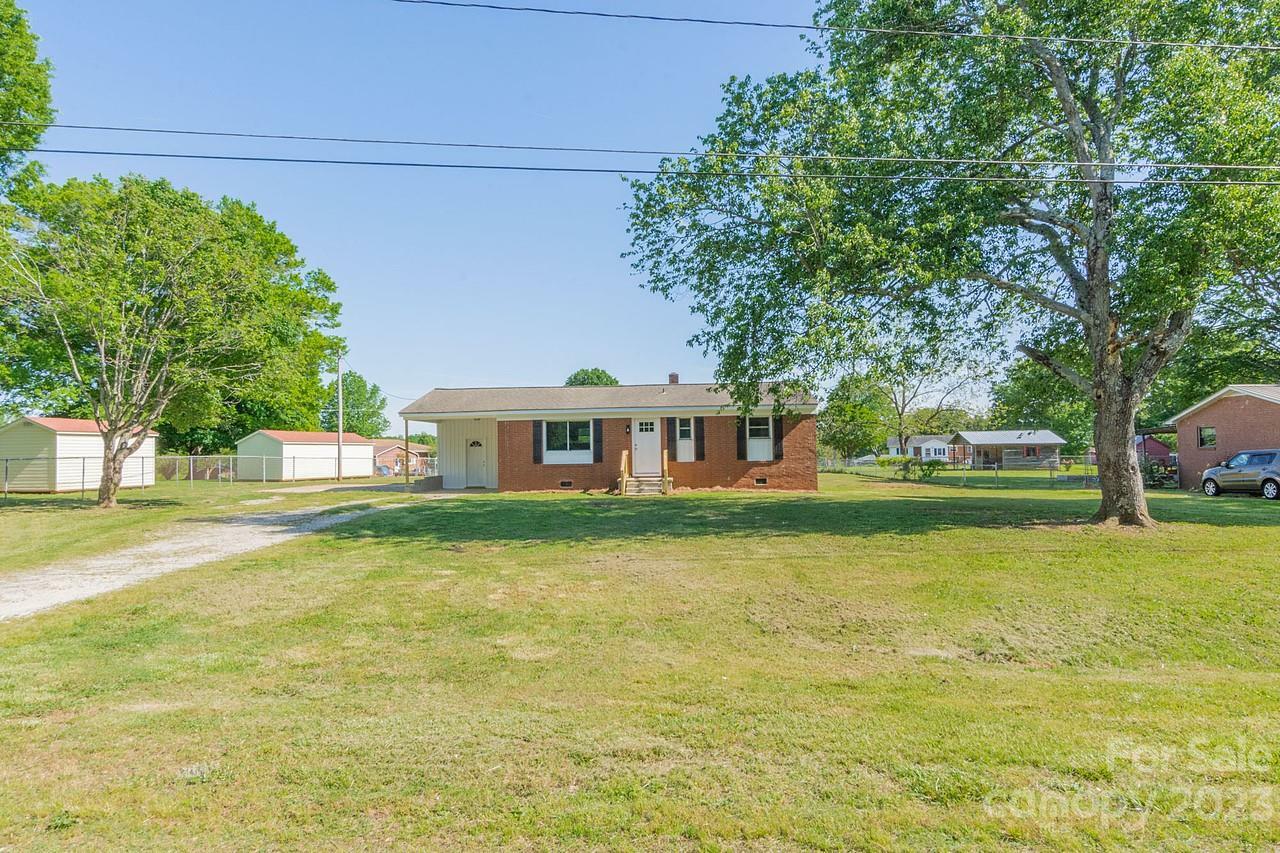 Property Photo: 157 Front Street 12 NC 27295