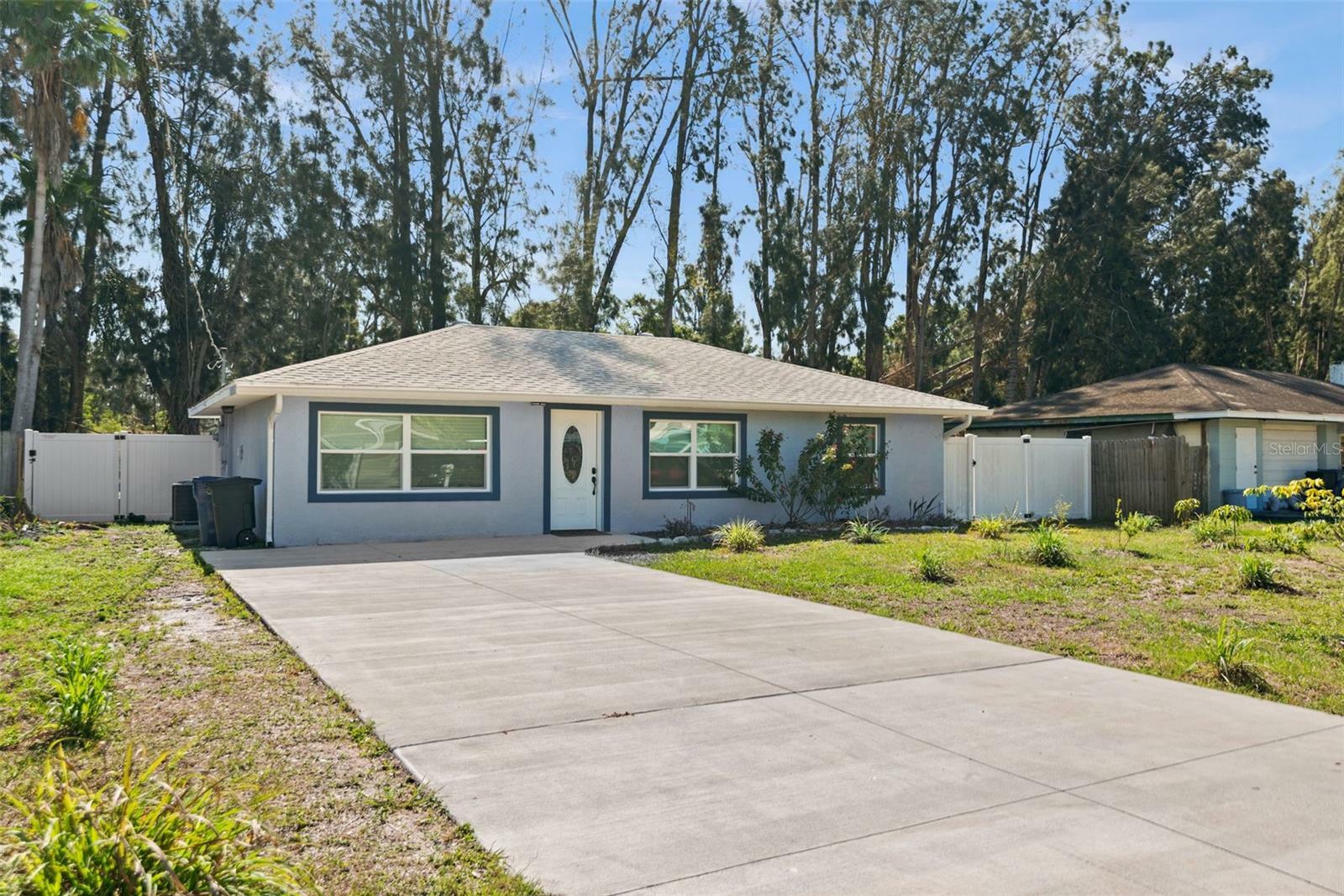 Property Photo:  5505 18th Street W  FL 34207 