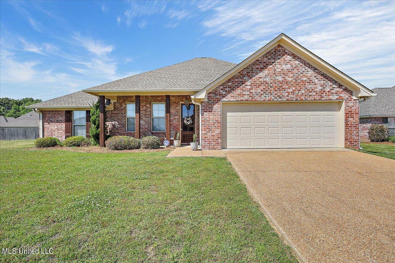 Property Photo:  216 E Clearview Drive  MS 39110 