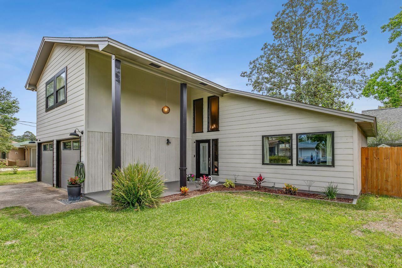 Property Photo: 1165 Peperidge Dr FL 32504