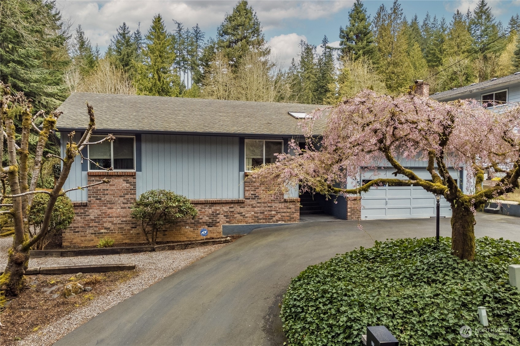 Property Photo:  235 Lone Oak Road  WA 98632 