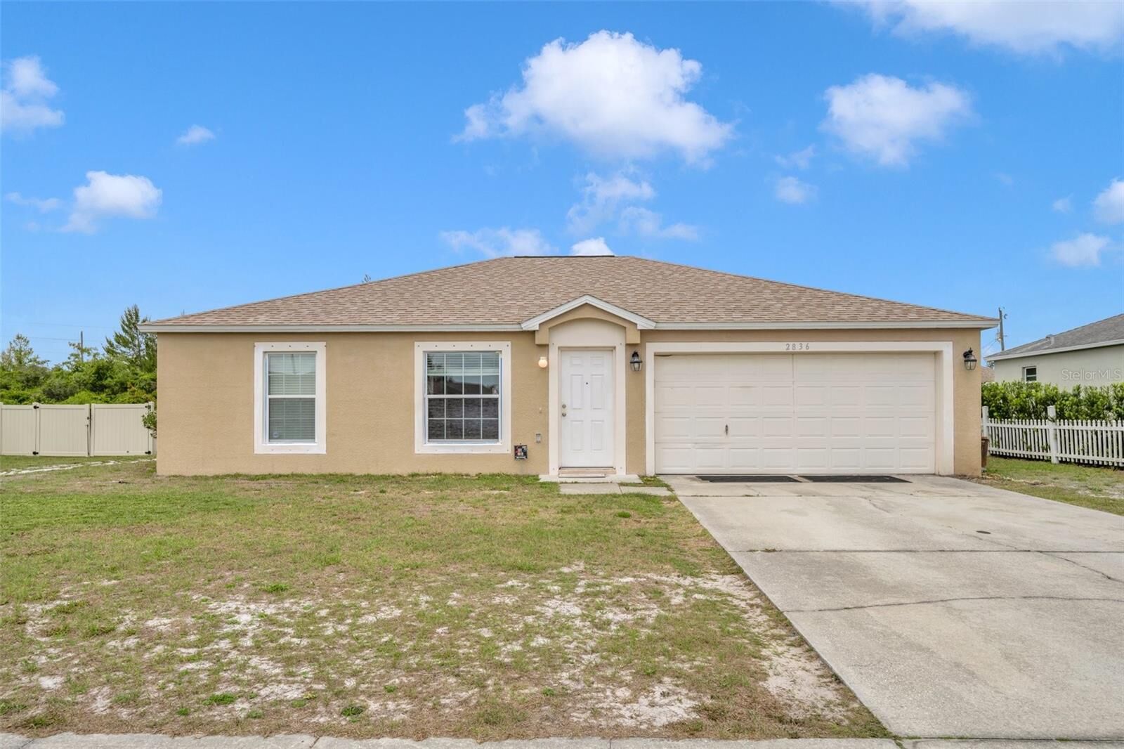 Property Photo: 2836 Grayton Street FL 32738