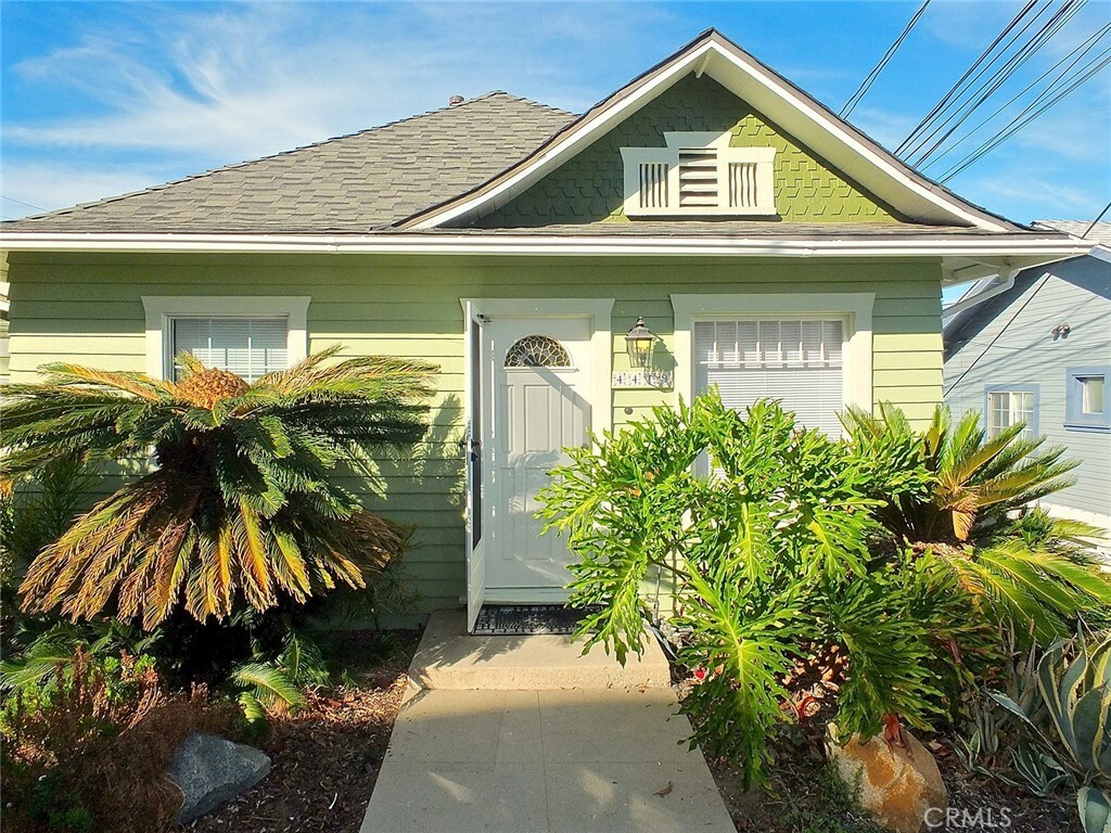 Property Photo:  4419 E 6th Street  CA 90814 