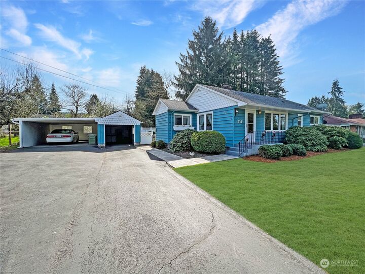 Property Photo: 716 Woodard Avenue NE WA 98611