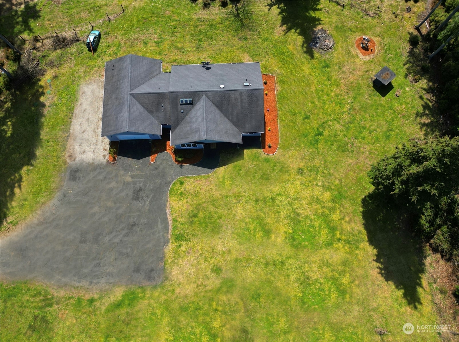 Property Photo: 742 E Thornton Road WA 98584