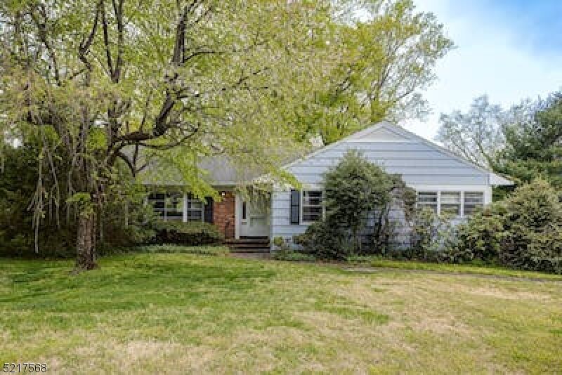 Property Photo:  21 Ferndale Rd  NJ 07928 